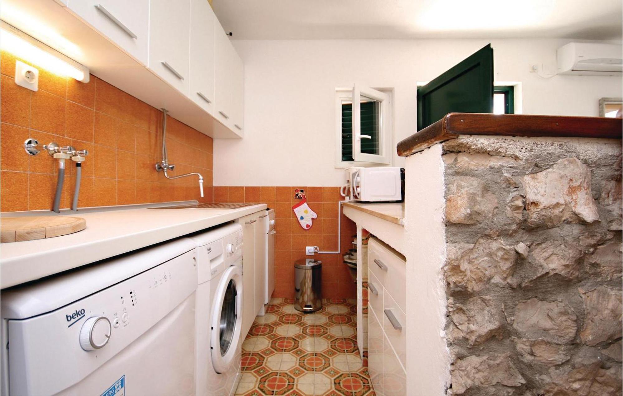 2 Bedroom Beautiful Home In Sparadici Grebaštica Zewnętrze zdjęcie